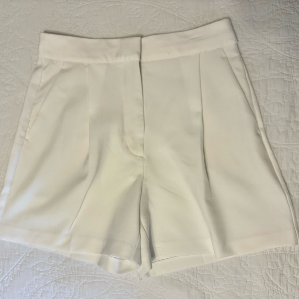 Effortless Short mini - Aritzia 4 inch inseam shorts by Wilfred -